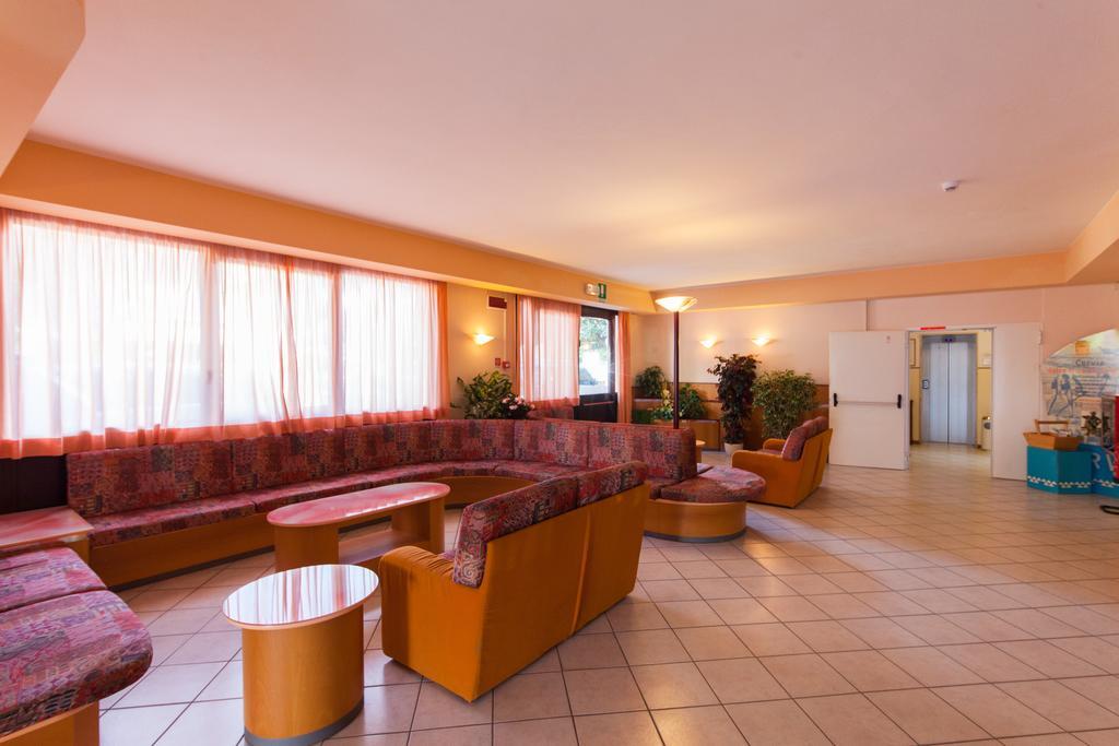 Hotel Gabry Червия Екстериор снимка