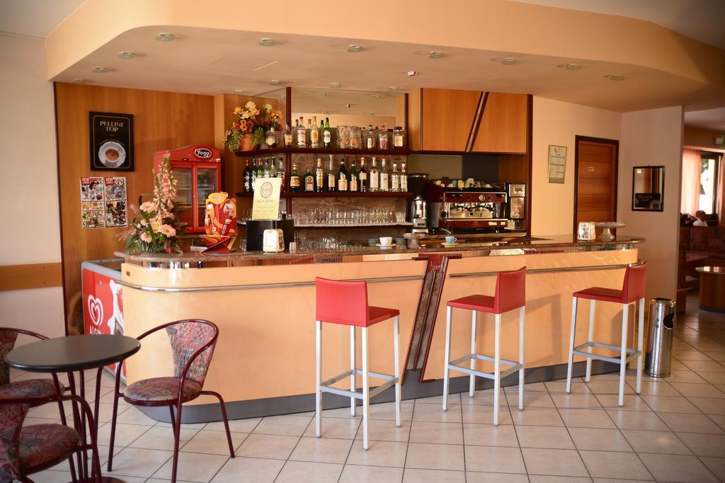 Hotel Gabry Червия Екстериор снимка